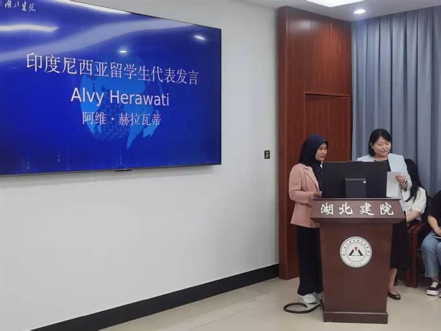 湖北城市建设职业技术学院首批留学生入学了PG麻将胡了免费试玩模拟器“武汉你好！”(图7)